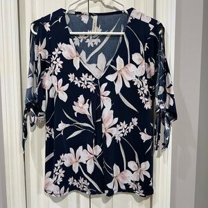 Gilli Navy and Pink Floral Blouse Top Small